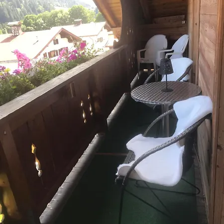 Marianne アパート ゼル